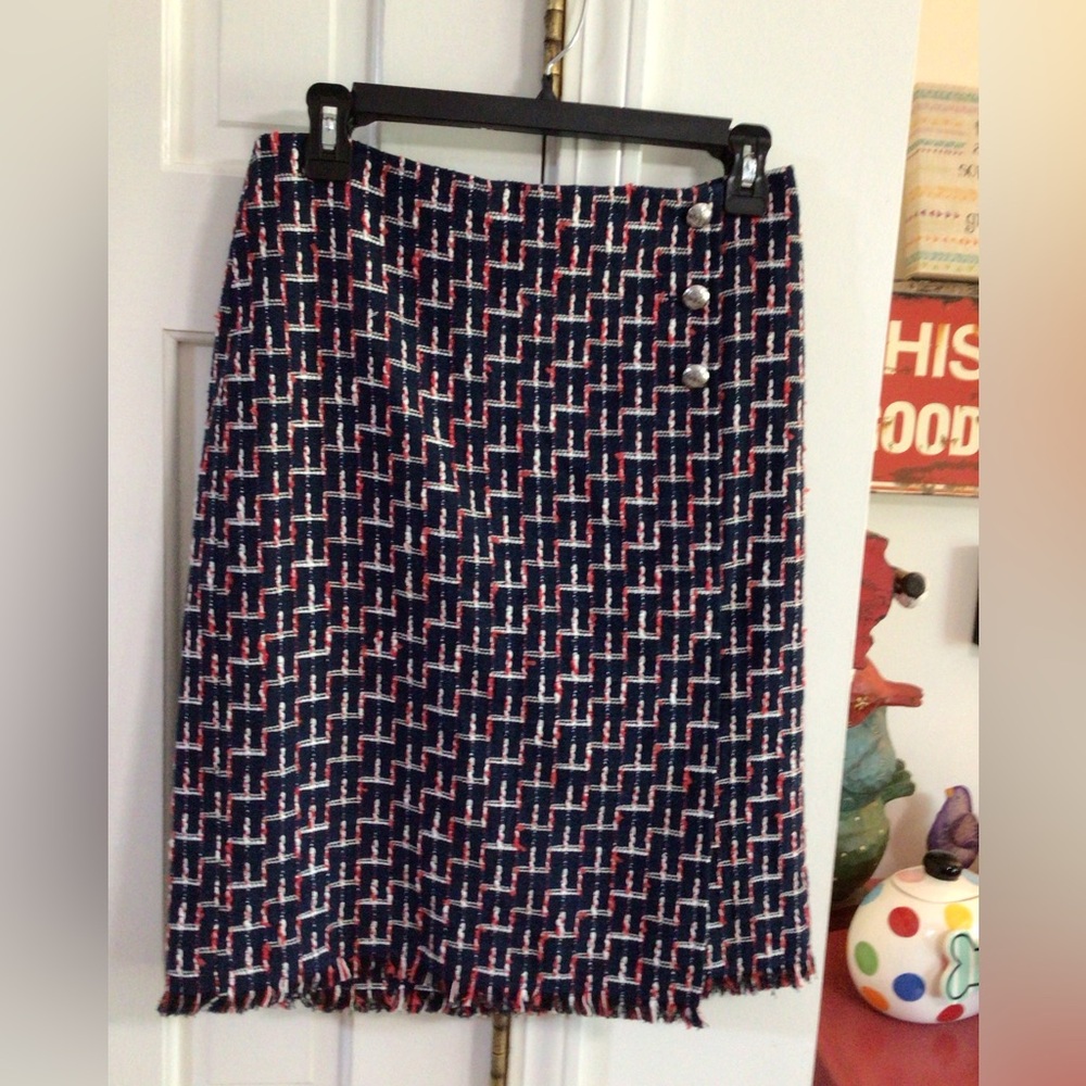 Talbots Winter Skirt Size 4, black, white, red